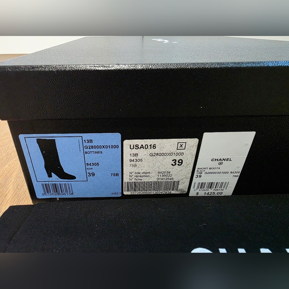 CHANEL Black Leather Boots - Picture 16 of 16